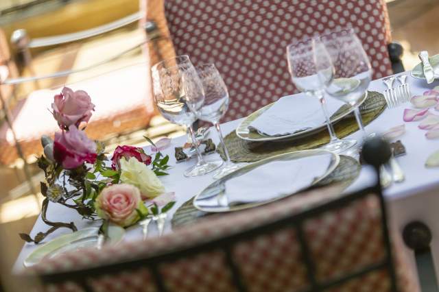 Table du restaurant de la Villa Gallici, hôtel 5 étoiles à Aix-en-Provence