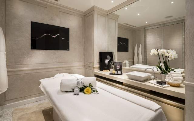Table de massage du spa Carita de la Villa Gallici, hôtel 5 étoiles à Aix-en-Provence